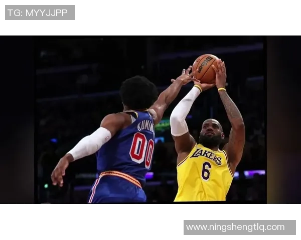 湖人对决掘金精彩集锦视频回顾赛场瞬间与精彩表现 湖人对决掘金精彩集锦视频回顾赛场瞬间与精彩表现